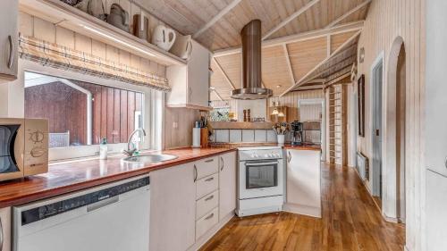 Spacious, Bright, 400M From The Beach With Sauna, Nakskov (photo 6)