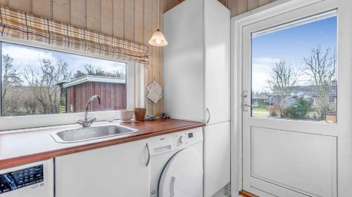Spacious, Bright, 400M From The Beach With Sauna, Nakskov (photo 8)