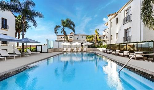 Designer 2 Bedroom with 3 Beds- Pool View, Gym, Parking, Los Angeles (foto 2)
