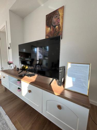 Three-Bedroom Apartment with Balcony image 5