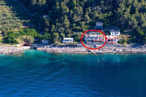 Apartments by the sea Cove Solotisa Hvar - 5610 Sućuraj