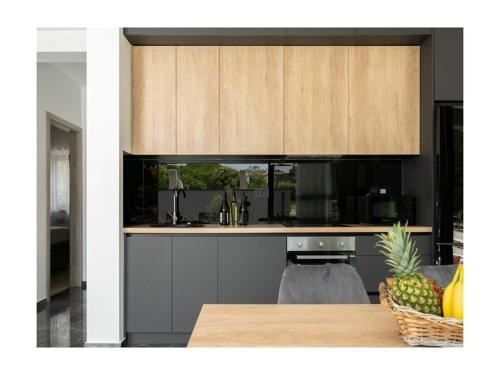 المرافق, Alison Deluxe Junior in Zupanici