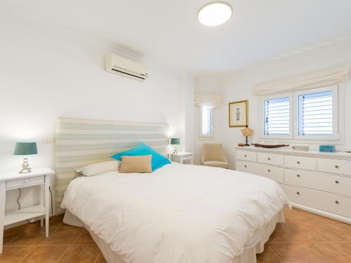 Apartment in Tufia with Oceanfront Terrace, Telde (Foto 10)