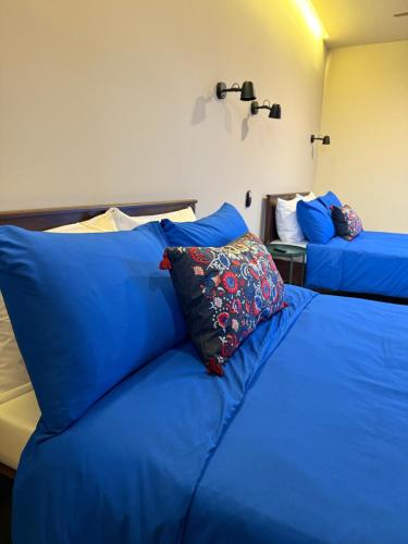 Twin Room with Private Bathroom image 10