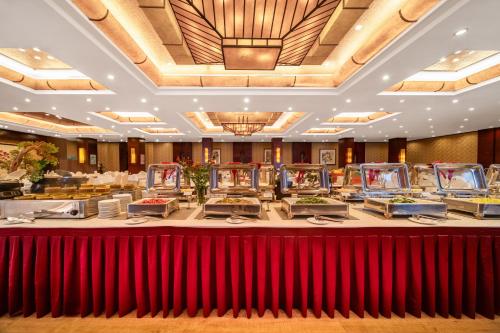 Eagle City Xindi Hotel in Erqi