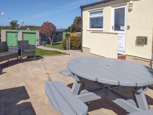 Buitenkant, Trem Y Werydd in Amlwch