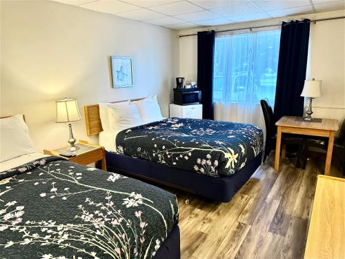 2 double beds