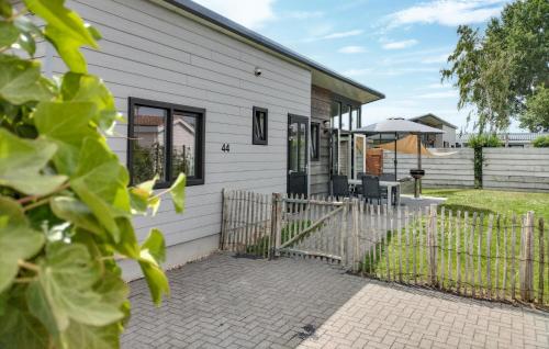  2 Bedroom Cozy Home In Sint-Annaland in Sint-Annaland