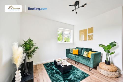 1 Bedroom Apartments By Ramzy Residences Short Lets & Serviced Accommodation In Kent With Free Wifi in סבנאוקס