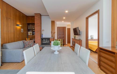  2 Bedroom Gorgeous Apartment In Omegna in Omegna