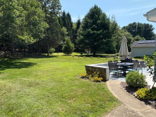 Stay a While in Niantic, Comfort by the Coast in 奈安蒂克