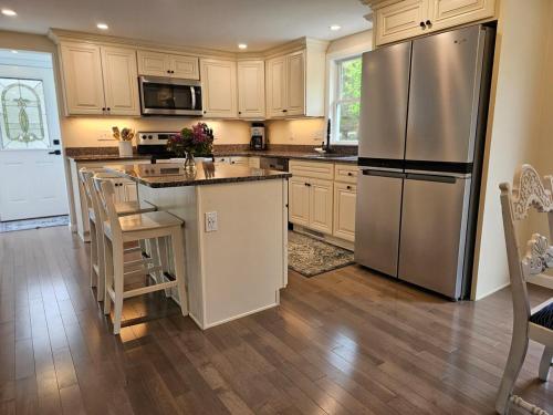 Stay a While in Niantic, Comfort by the Coast in 奈安蒂克