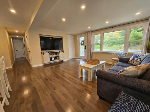 Stay a While in Niantic, Comfort by the Coast in 奈安蒂克