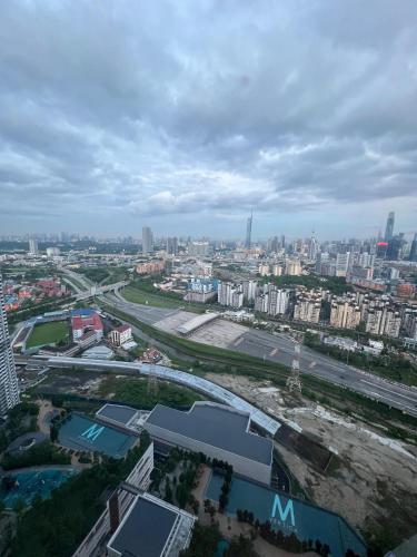 Ourstay M Vertica 49th floor Kuala Lumpur City View near Ikea with level 1 car park & 6 minutes walk to Maluri MRT, Куала-Лумпур