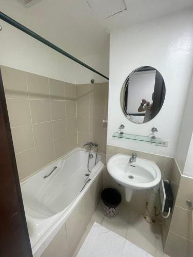 A venue Residences 2403