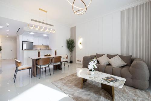 Lux 2BHK w Marina view w Sky Light Mesk 2007, Dubái
