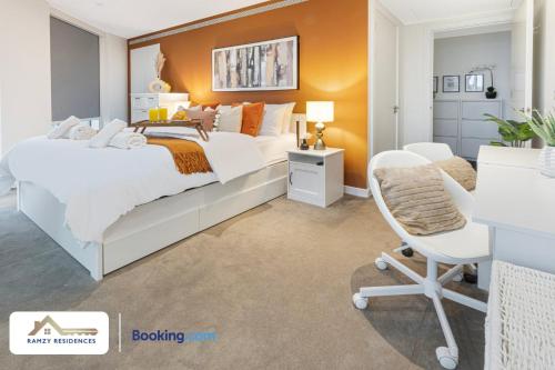 2BR 2Bath Central London Luxury 31st Floor Skyview Flat, London (photo 10)