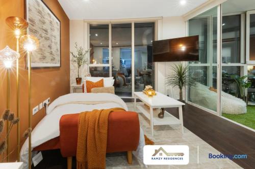 2BR 2Bath Central London Luxury 31st Floor Skyview Flat, London (photo 8)