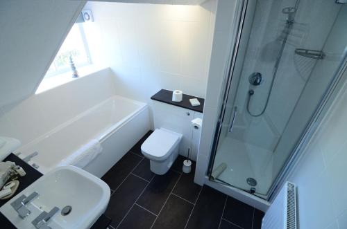 Ellerby Country Inn - image 2
