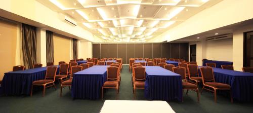 Microtel by Wyndham Mall of Asia