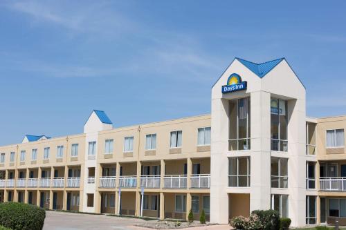 Days Inn by Wyndham Des Moines-West Clive