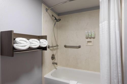 La Quinta Inn by Wyndham Moss Point - Pascagoula in Moss Point, USA
