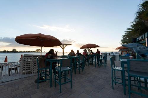 Étterem, Dolphin Sands Clearwater Beach, an Ascend Collection Hotel in Clearwater Beach