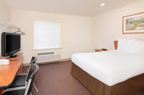 WoodSpring Suites Columbus Fort Moore in Columbus, USA