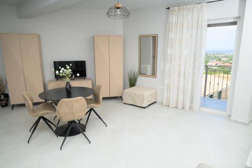 Sotale Suites, Apolpaina