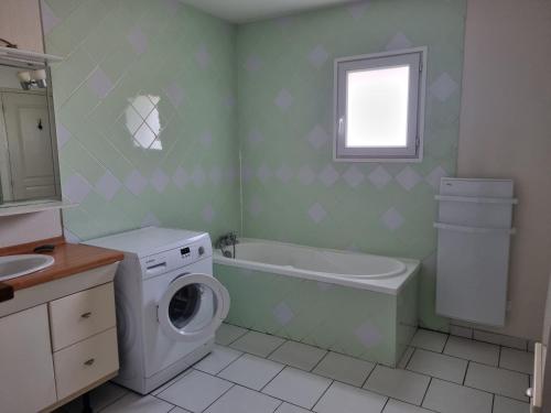 Bathroom, Gite 2min de Saumur in Beaulieu