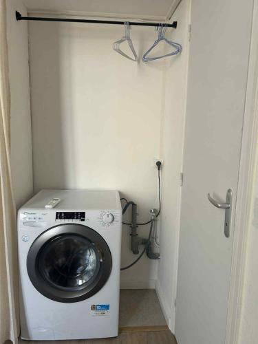 Juan Les Pins Centre, 3-person studio with mezzanine in Le Ponteil