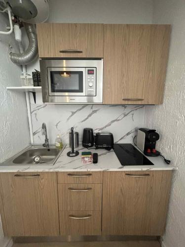 Juan Les Pins Centre, 3-person studio with mezzanine in Le Ponteil