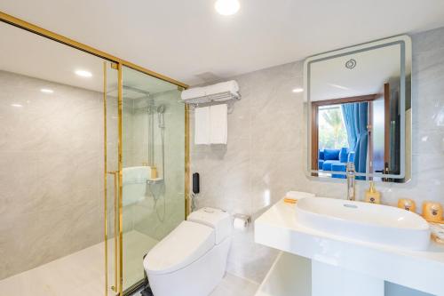 room detail thumbnail 2