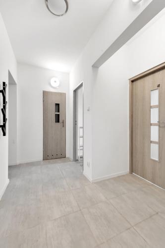 Fabryczna Station Rooms and Apartments in Widzew