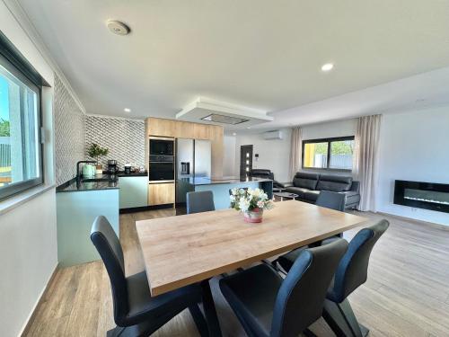 Villa 20age - Jacuzzi - Heated pool - Algarve in Paderne
