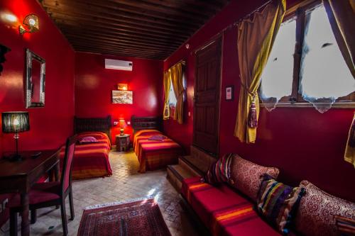 Riad Letchina - Tap to explore photos