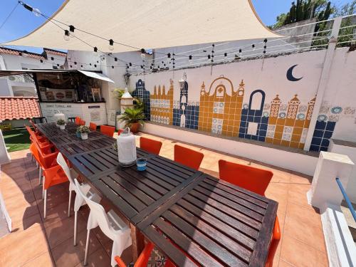 奥兰奇特莱斯旅舍 (Orange Terrace Hostel) in 阿尔布斐拉
