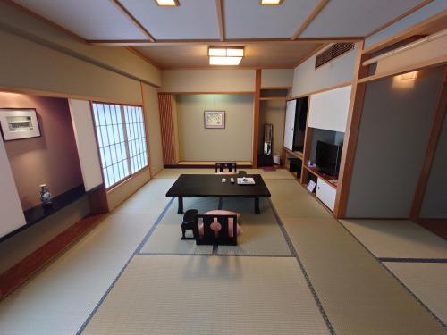 Japanese-Style Room image 2
