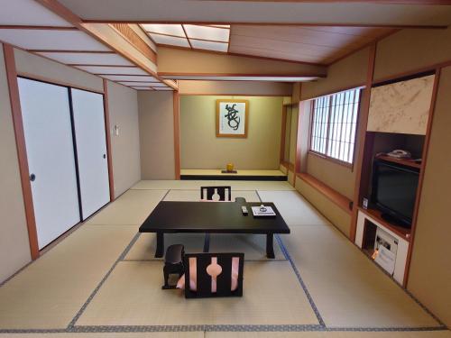 Japanese-Style Room image 1