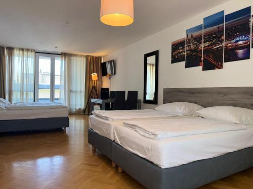 Quadruple Room image 7
