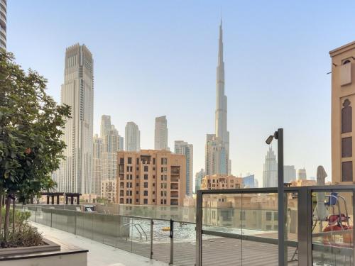 FIRST CLASS 2BR Downtown Glam Burj View, Dubái (foto 6)