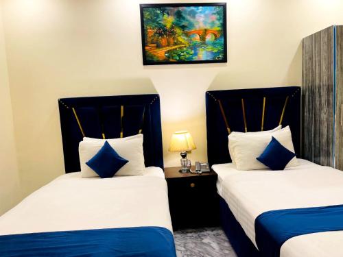 Infinity Hotel - image 10