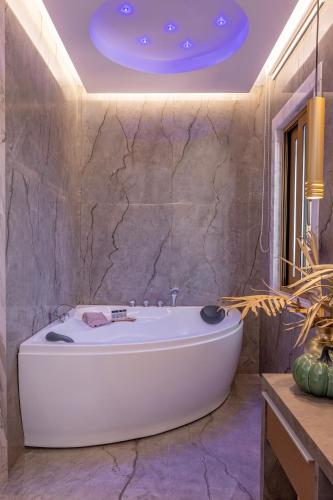 Rodian Gallery Hotel Apartments - image 8