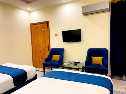 Infinity Hotel - image 9