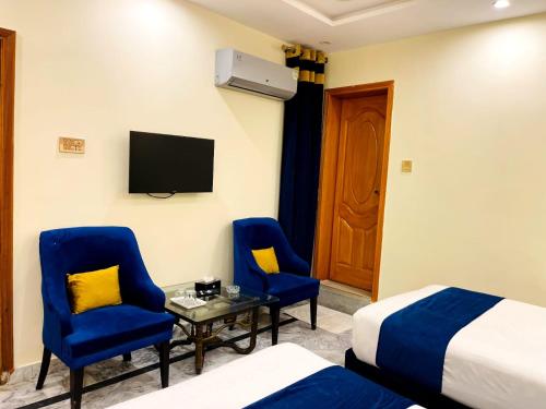 2 twin beds