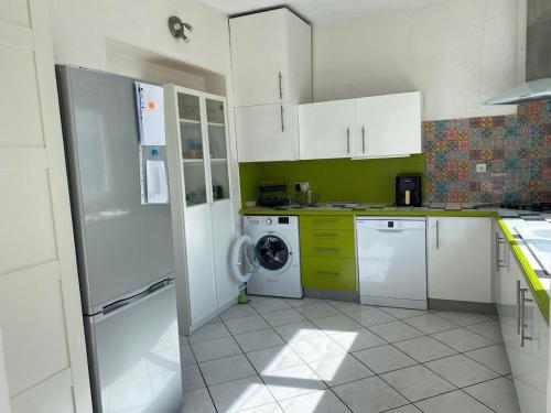 Charming villa in Agde near Vogue