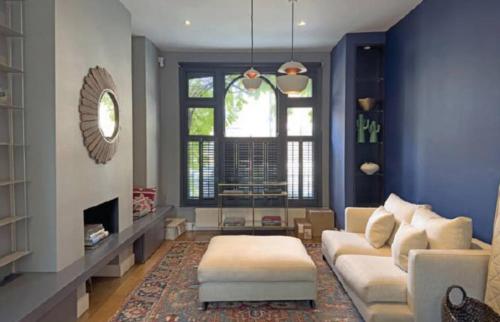 Bright Family Home in Parsons Green- Fulham- close to tube, Londyn
