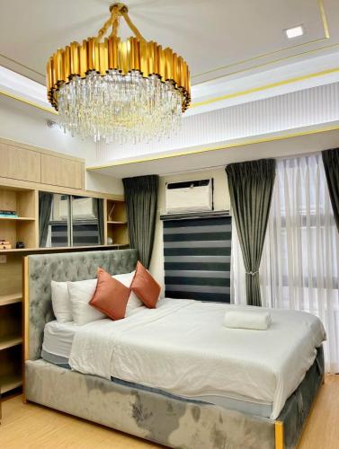 Chic BGC Stay - Hotel Vibes, Manila