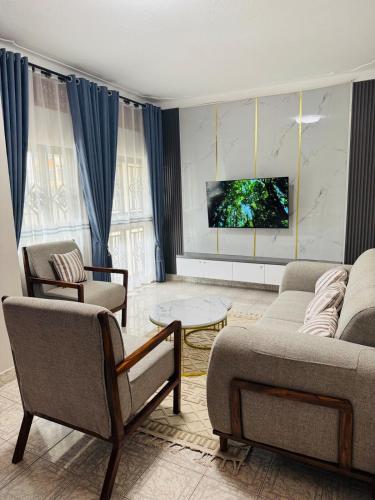 15 Min Walk to Acacia Mall 1BR on Mawanda Rd