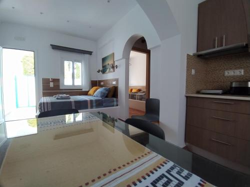 Chariot Apartments Santorini 4
